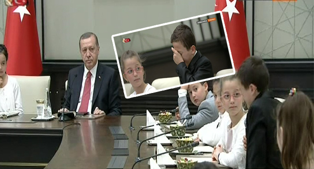 Beştepe'de minik öğrenci gözyaşlarına boğuldu! Beştepe'de minik öğrenci gözyaşlarına boğuldu!