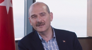 Bakan Soylu, Türk polisi için türkü söyledi