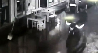 Hırsızlık anı kameralara yansıyan zanlı savcılıkça serbest bırakıldı