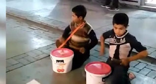 İki kardeşin yeteneği herkesi büyüledi