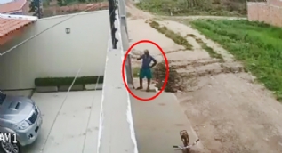 Bir bardak su verdi hayatının şokunu yaşadı