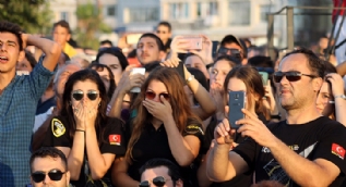 Solo Türk Yalovalıları ağlattı