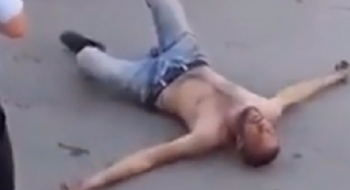 Türkiye'de ilk kez 'flakka' isimli uyuşturucu kullanan bir kişi görüntülendi