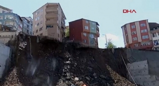 Kağıthane´de bina çöktü