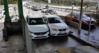 İnatçı sürücüler gişelerde sıkıştı