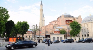 Rusya Başbakanı Medvedev, Ayasofya ve Sultanahmed'i ziyaret etti