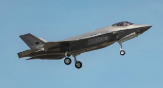Türkiye için üretilen ilk F-35A uçağı nefesleri kesti