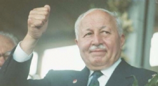 Rahmetli Erbakan 25 yıl önce söylemişti