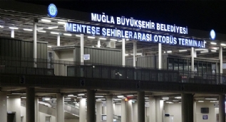 Otobüs bileti bulamayınca kendi boğazını kesti