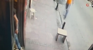 İstanbul’da dehşet anları... Eşiyle kavga eden şahıs ekmek bıçağıyla terör estirdi