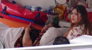 Ambulansta kurulan mahkemeyle boşandılar