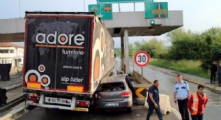 TIR ve otomobil gişelerde sıkıştı