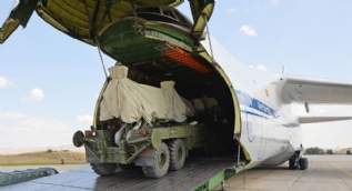 Rusya Savunma Bakanlığı, Türkiye’ye S-400 sevkiyatının görüntülerini yayımladı