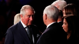 Dünya Prens Charles'ın hareketini konuşuyor! ABD'li Pence neye uğradığını şaşırdı!