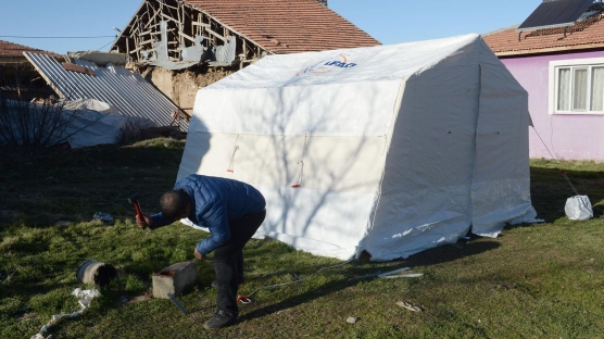 Depremden etkilenen Doğanyol ve Pütürge ilçelerinde 2 bin çadır kurulacak