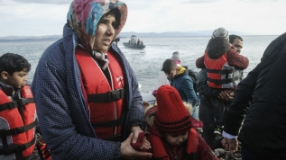 Düzensiz göçmenler şişme bot ile Midilli'ye ulaştı