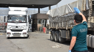 Koronavirüs tedbirleri nedeniyle Habur'da 'temassız' ticaret
