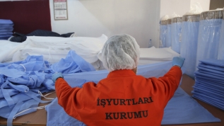 Hükümlüler 541 bin tıbbi malzeme üretti