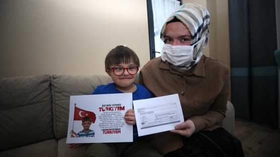 Down sendromlu o�lunun bak�m ayl���n� Milli Dayan��ma i�in ba���lad�