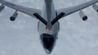 Hava Kuvvetleri Komutanlığına ait tanker uçak, NATO'ya ait AWACS uçağına yakıt ikmali yaptı