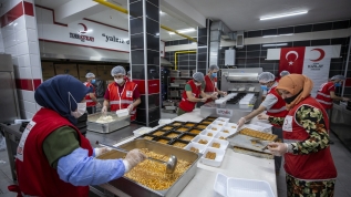 108 yıldır sönmeyen ocaktaki aş koronavirüs sürecinde de ihtiyaç sahipleri için kaynadı