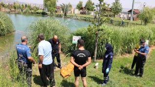 Serinlemek için süs havuzuna giren çocuk öldü