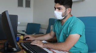Koronavirüse yakalan Dr. Polat: Keşke maskesiz dolaşanlar neler çektiğimi görseler