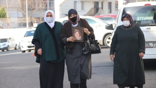 Evlat nöbetine bir aile daha dahil oldu