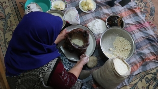 Geleneksel yöntemlerle hazırlanıyor, oğlak derisinde muhafaza ediliyor