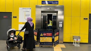 �stanbul metrolar�nda �al��mayan y�r�yen merdiven ve asans�r sorunu s�r�yor