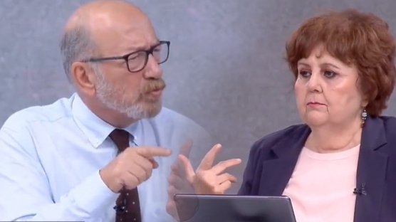 Halk TV'de �stiklal Mar�� ve milli bayramlar�m�z hedef al�nd�! Skandal s�zlere tepki ya�d�