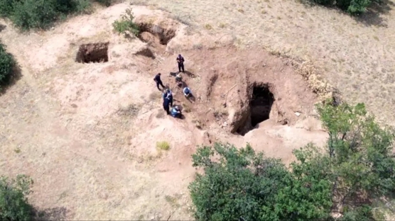 Jandarma dronla sust yapt! Kazarken yakalandlar  