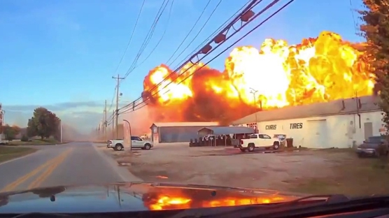 ABD'de kargo uçağı faciası: Felaket anı anbean kamerada