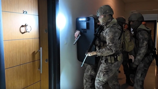 Daltonlar'a darbe: Evden cephanelik kt