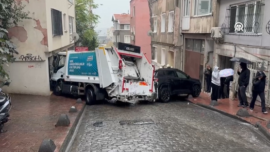 Çöp kamyonu binaya girdi: 3 yaralı