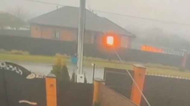 Saniyeler i�inde havaya u�tu: Patlama an� anbean kaydedildi