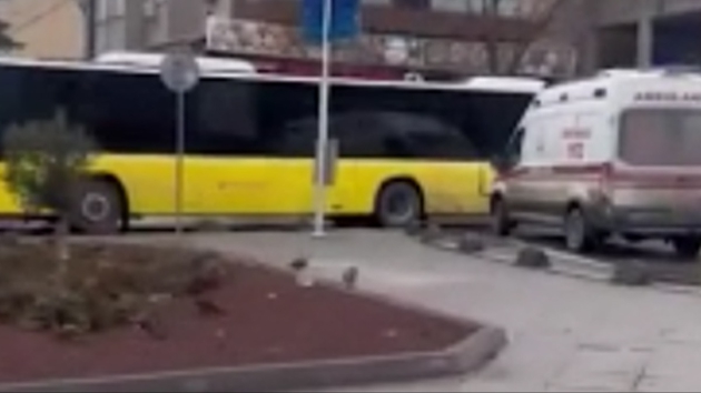 Sancaktepe'de zincirleme �ETT kazas�: Yaral�lar var