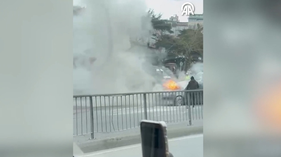 Beyo�lu'nda panik anlar�: Bir anda alevlere teslim oldu