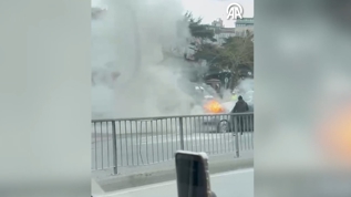 Beyo�lu'nda panik anlar�: Bir anda alevlere teslim oldu