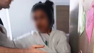 Maganda veli okulu bast�! ��rencilerin g�z� �n�nde k�f�rler ya�d�rd�