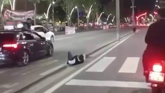 �ehre inen domuz ortal��� birbirine katt�: O anlar kamerada