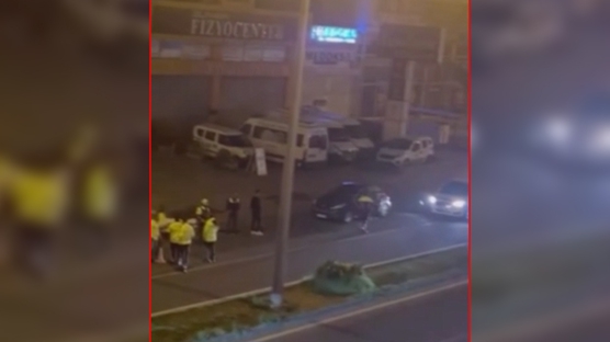 Ehliyeti kapt�rd�, polise yakaland�! Alkoll� kad�n s�r�c� ortal��� birbirine katt�