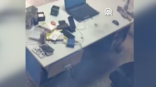 Telefon bataryas� bomba gibi patlad�: O anlar saniye saniye kamerada 