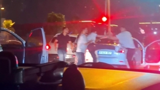 Ara�tan inip sald�rd�lar! Trafik magandal���n�n cezas� a��r oldu