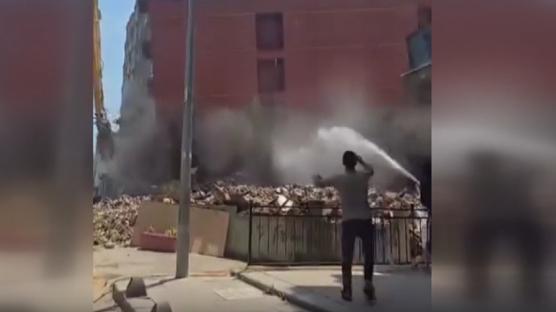 5 katl� bina yerle bir oldu! O anlar kamerada