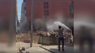 5 katl� bina yerle bir oldu! O anlar kamerada
