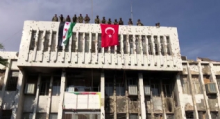 Teröristler karargah olarak kullanıyordu! Şimdi Türk bayrağı dalgalanıyor